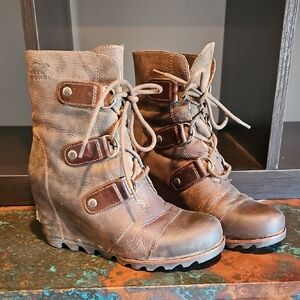 Sorel Women's Lace Up Brown Leather Wedge Boots